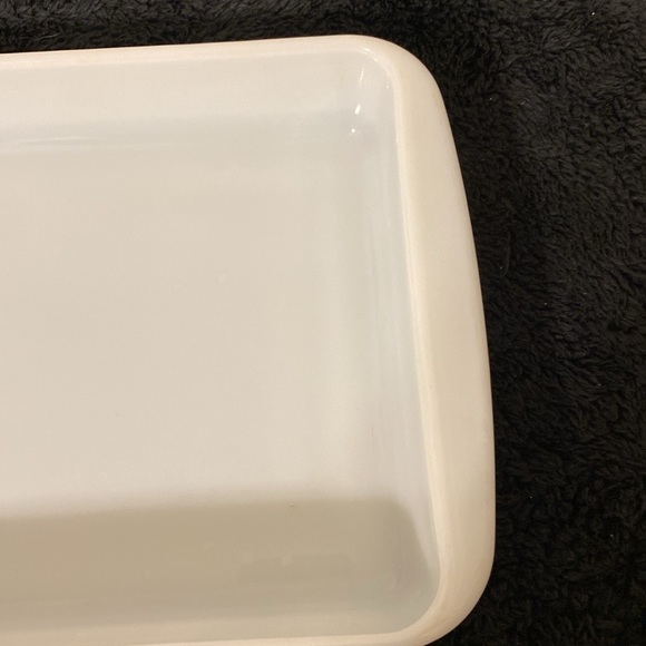 Vintage Pyrex White Baker 232 Opal Milk White Glass Bakeware - Picture 3 of 12